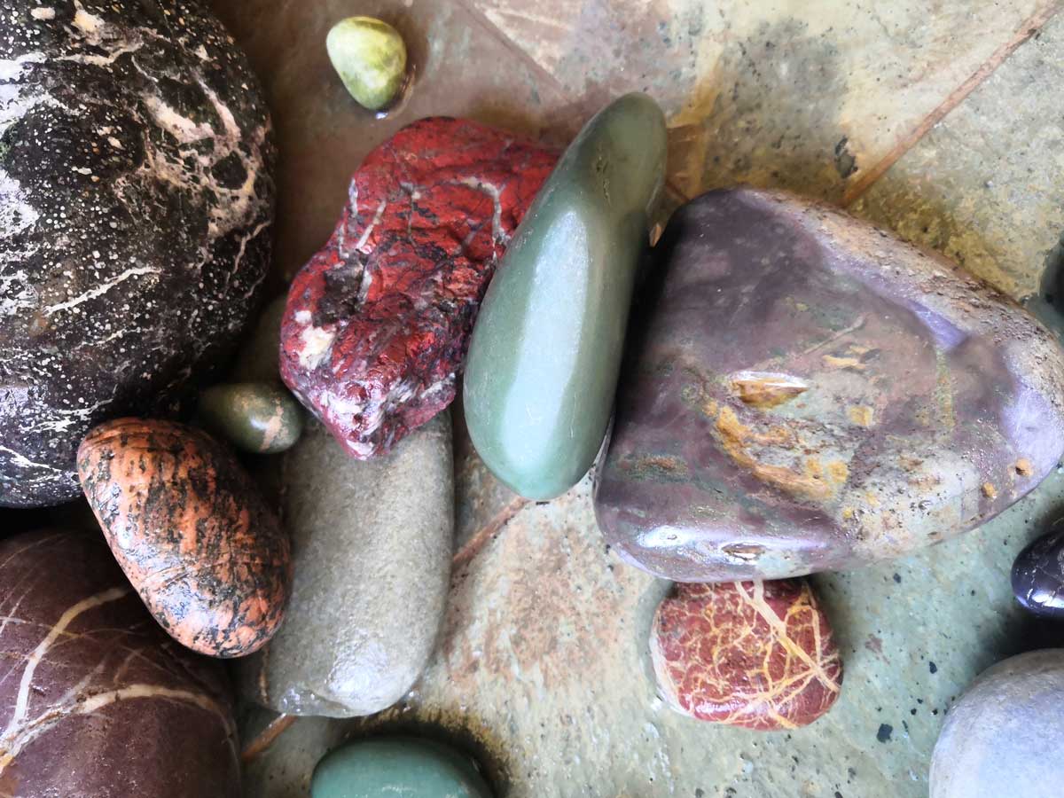金沙江石头种类图片
